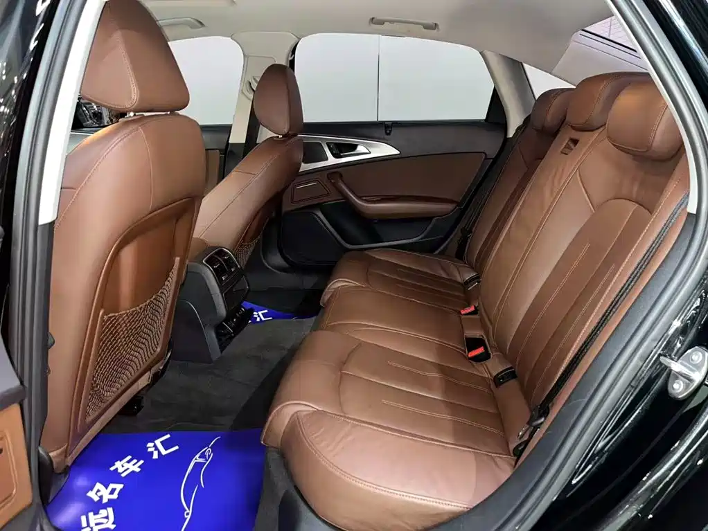 Фото 7 - Audi A6L