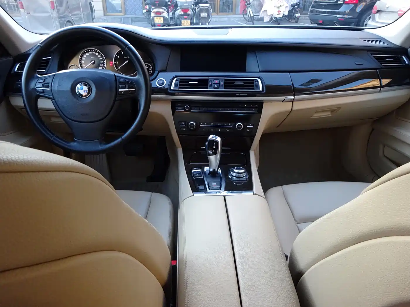 BMW 7 Series 2011 730Li Elegance фото 17