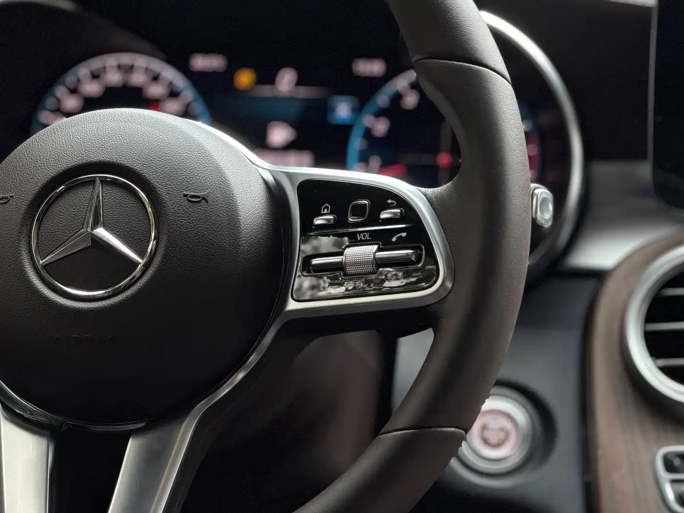Mercedes-Benz GLC 2022 Model GLC 260 L 4MATIC Luxury Edition фото 17