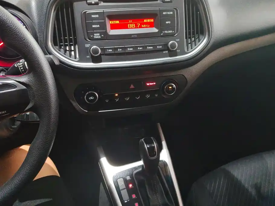 Kia KX3 Smart Run 2015 2015 1.6L Automatic 2WD GLS