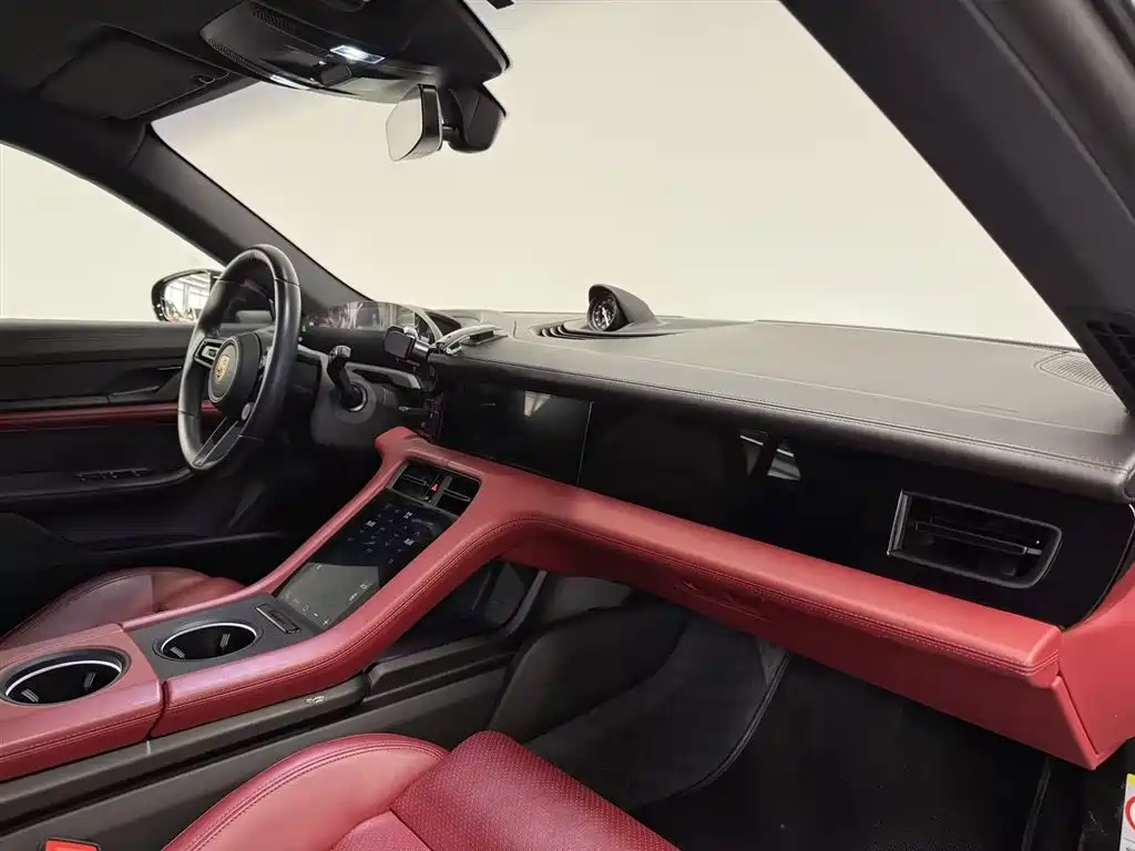 Porsche Taycan 2024 Taycan 4S Cross Turismo фото 13