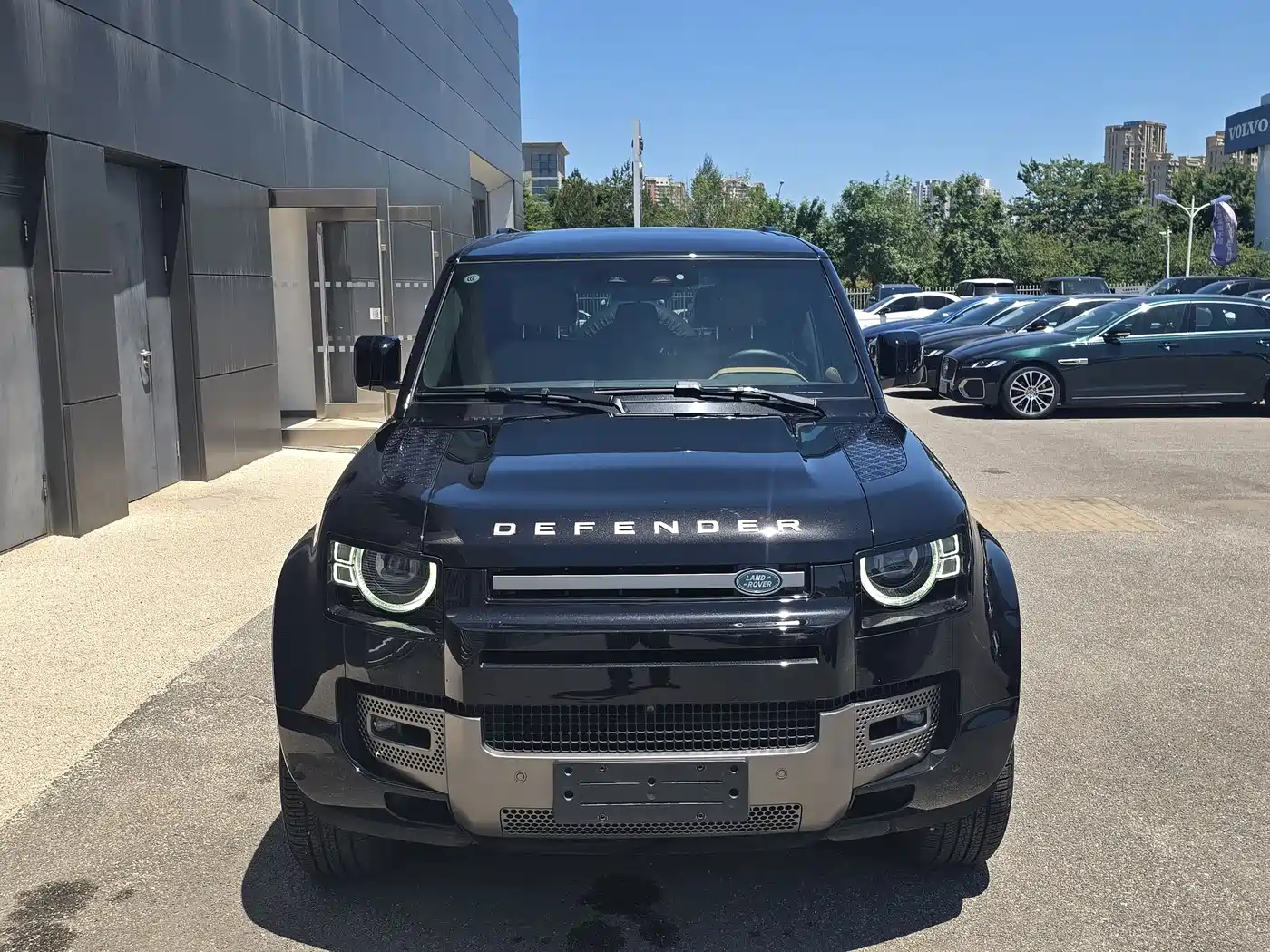 Land Rover Defender 2025 110 3.0T P400 -Dynamic HSE фото 3