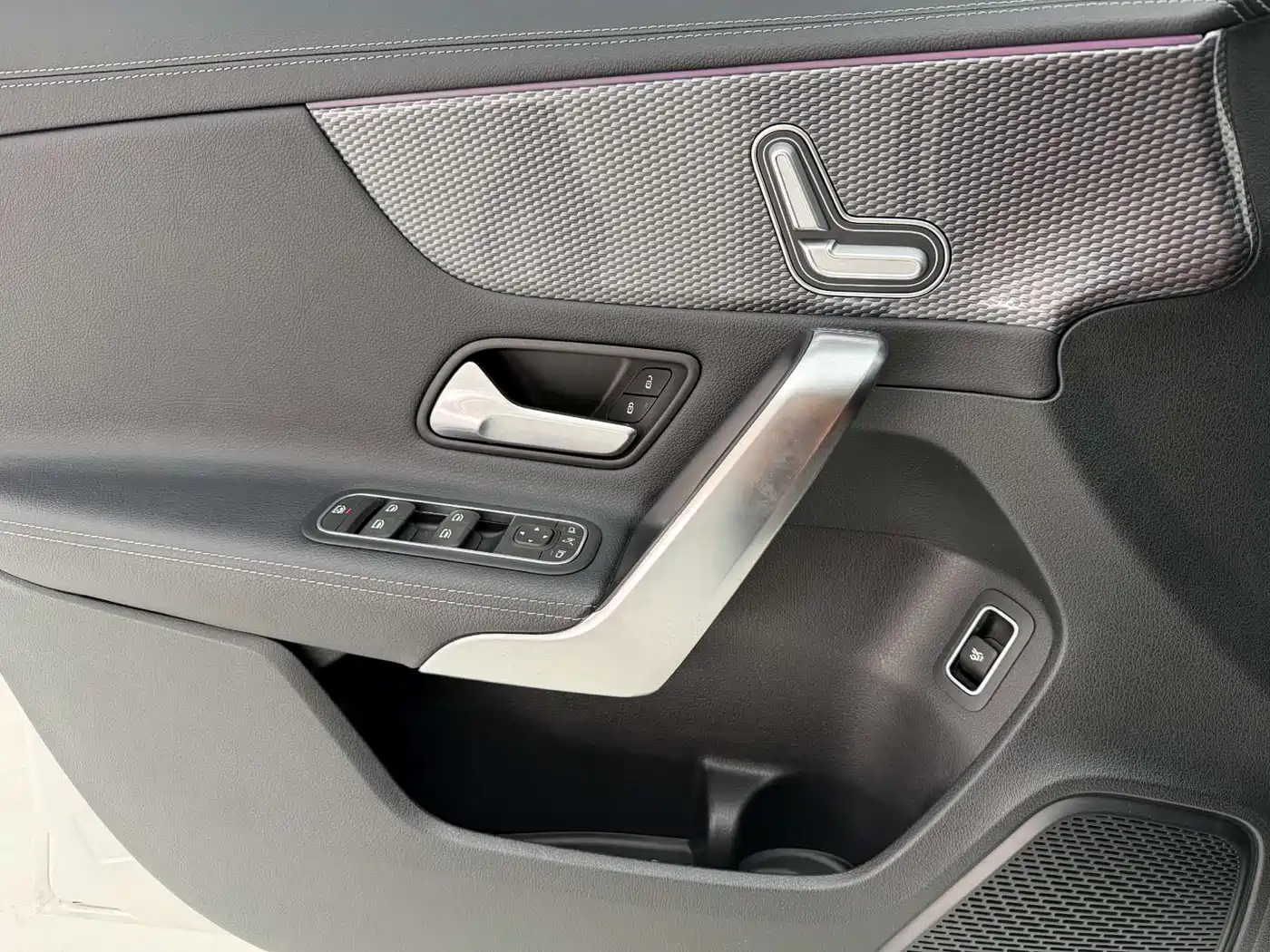 Mercedes-Benz A-Class 2021 A 200 L Sport Sedan Fashion Edition фото 17