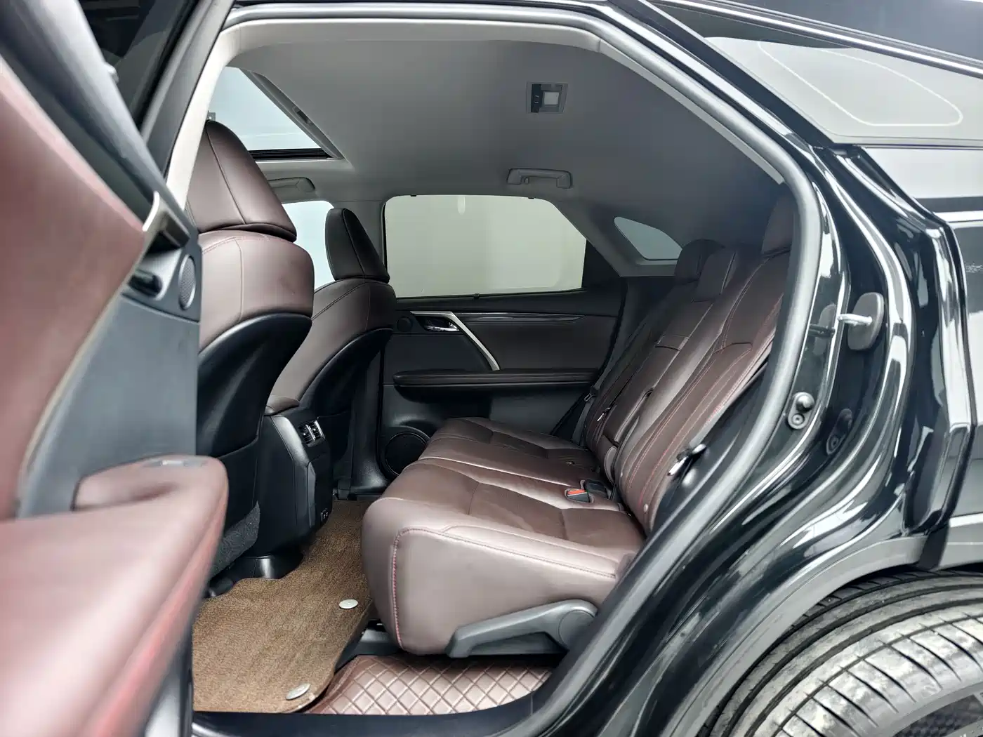 Lexus RX 2020 Facelift 300 2WD Comfort Edition фото 8