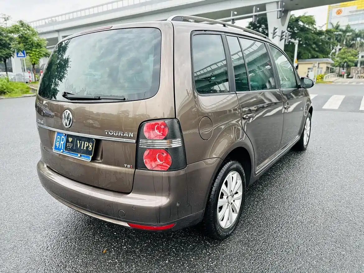 Volkswagen Touran 2013 1.4T DSG Brilliant Edition 5-seater фото 5