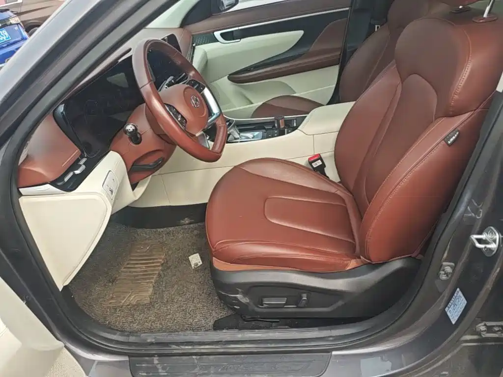 Hyundai Mistra 2021 2021 1.8L CVT LUX Premium