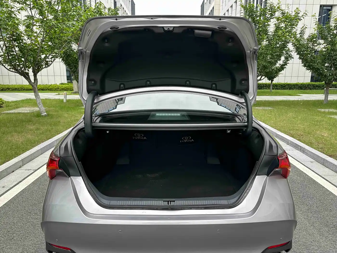 Toyota Avalon 2022 2.0L Luxury Edition фото 27
