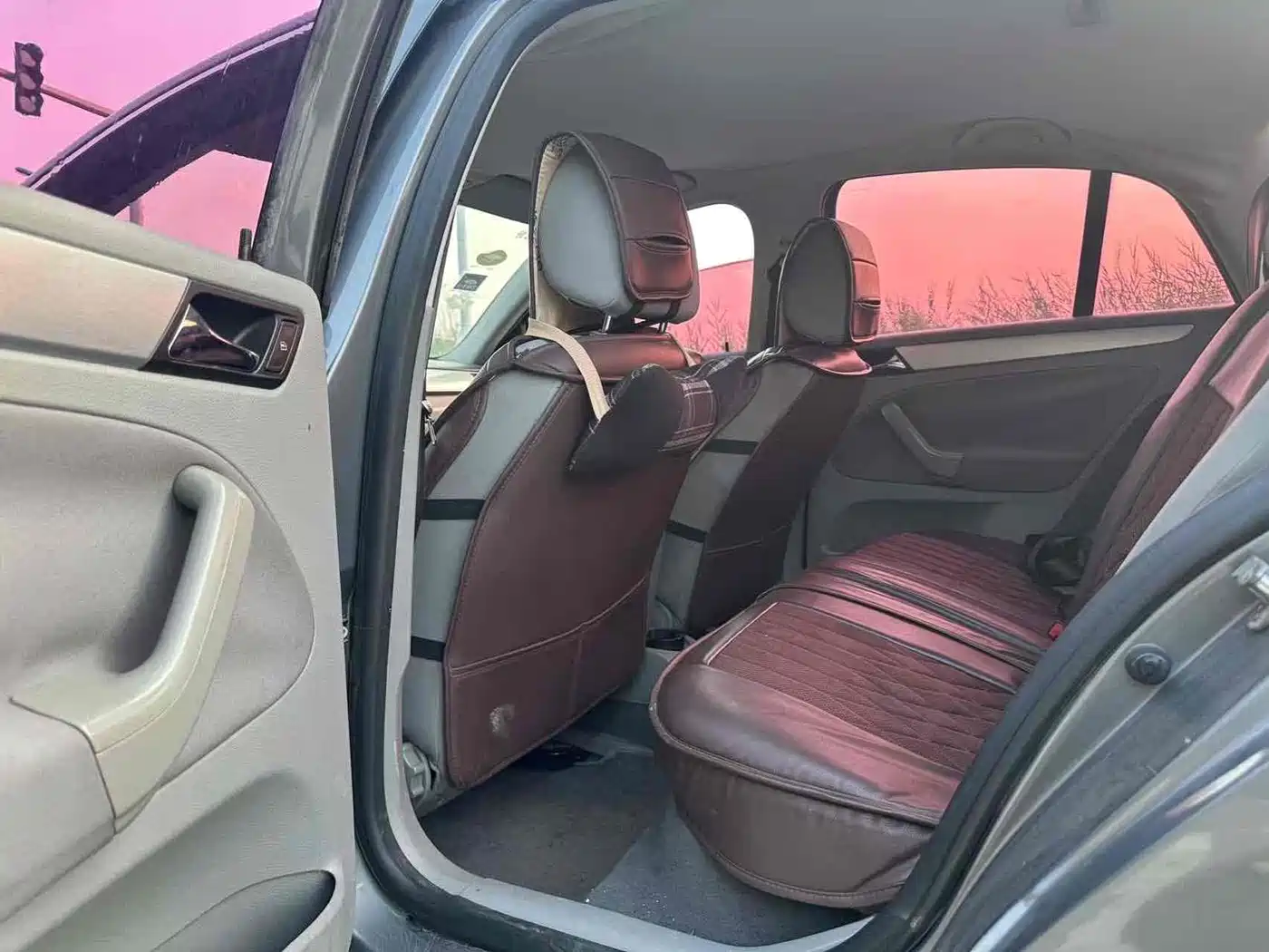 Volkswagen Bora 2011 1.6L Automatic Fashion фото 8