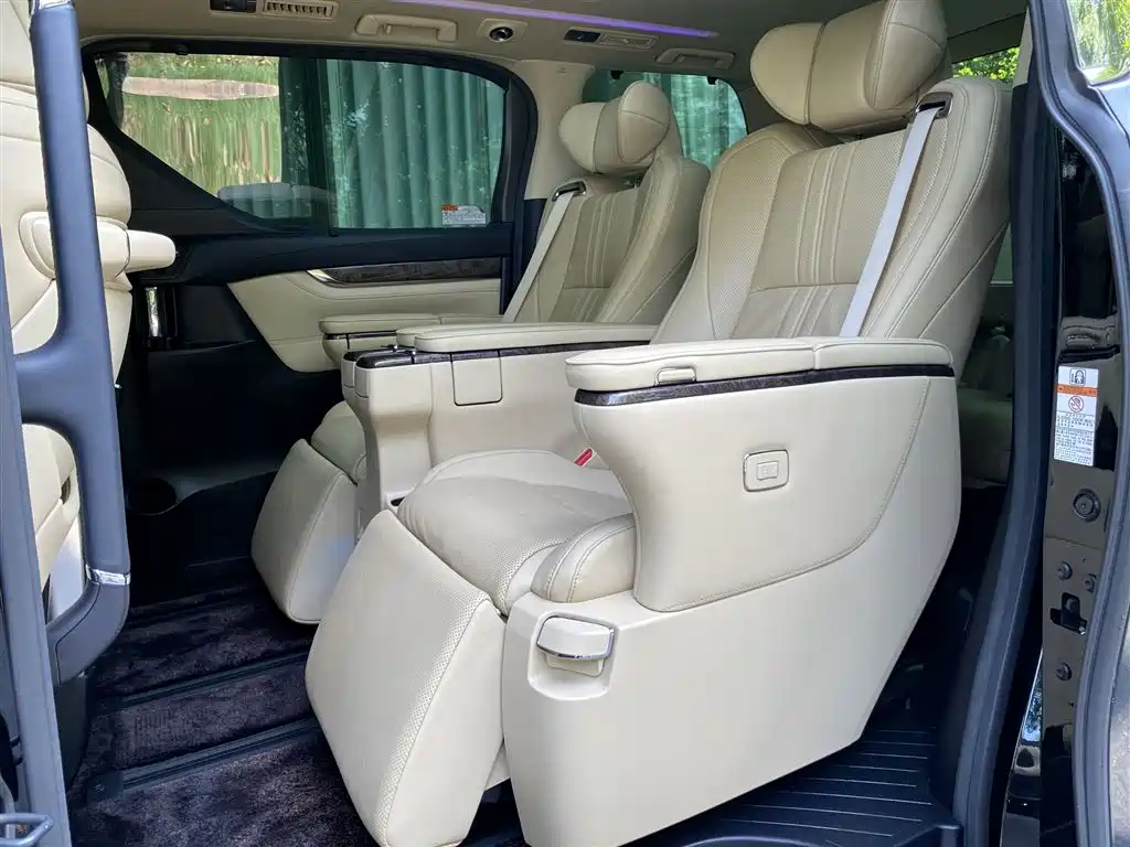 Toyota Alphard 2021 Hybrid 2.5L Premium фото 6