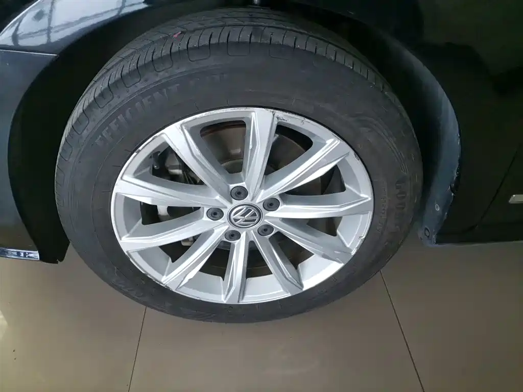 Volkswagen Passat 2017 330TSI DSG Prestige фото 24