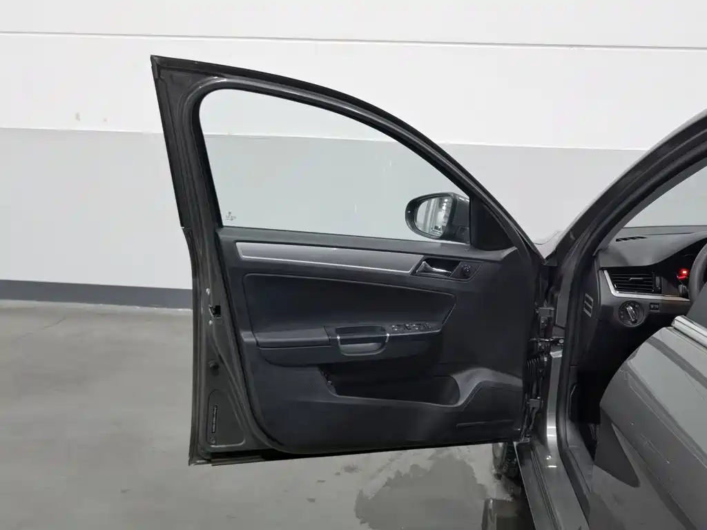 Volkswagen Bora 2013 2013 1.6L Manual Fashion Model