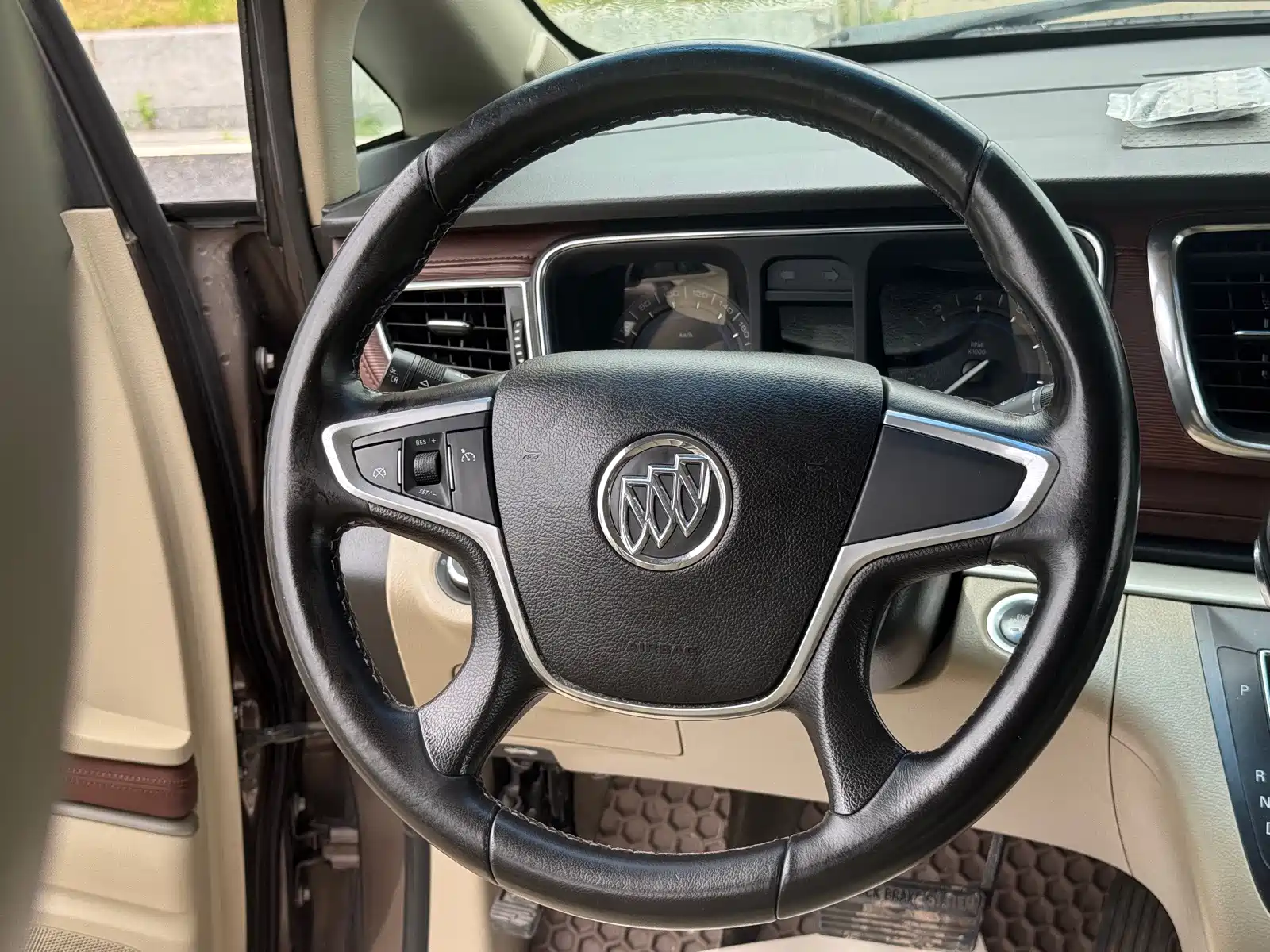 Фото 11 - Buick GL8