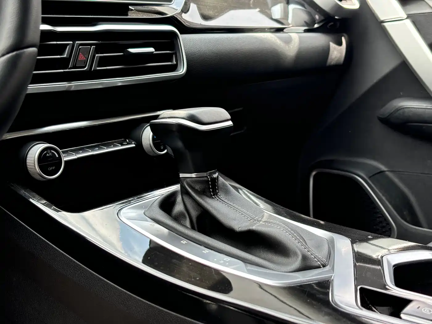 Geely Coolray 2025 2025 1.5L CVT Super Edition