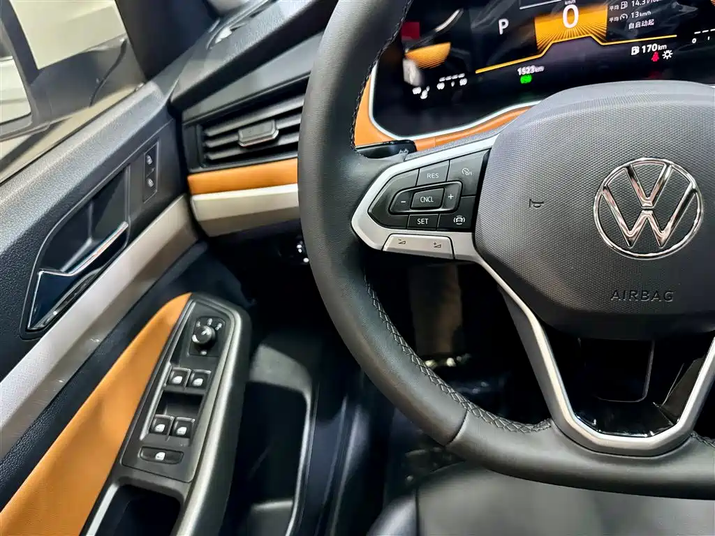 Volkswagen Bora 2025 200TSI DSG Joy Ride Navigation Edition фото 24