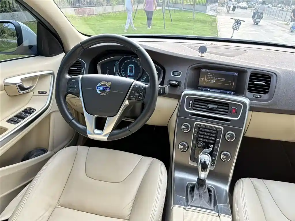Volvo S60 2014 2014 Volvo S60L T5 Zhi Yu Edition