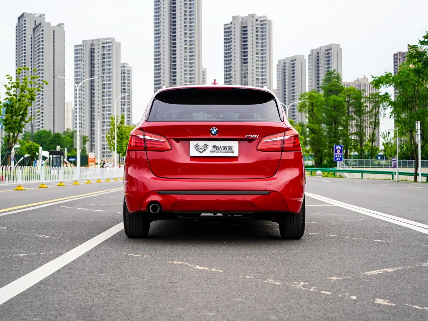 BMW 2 Series Touring 2019 218i Premium Sport Package фото 5