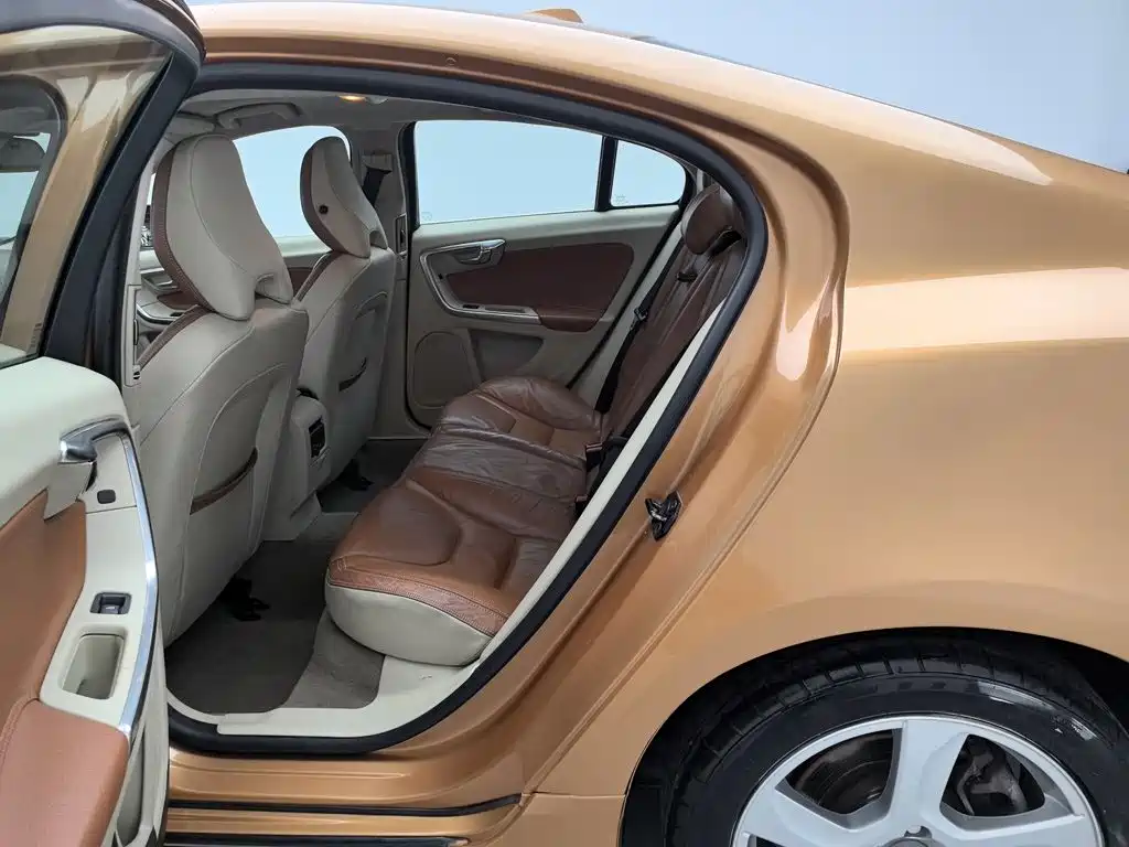 Volvo S60 (Import) 2011 2012 T5 Prestige Edition