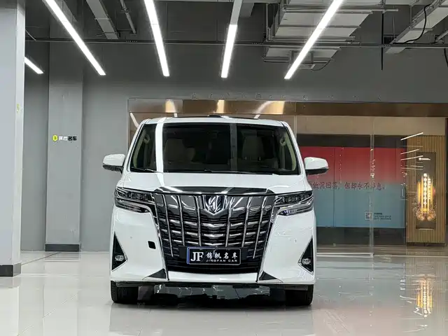 Toyota Alphard 2023