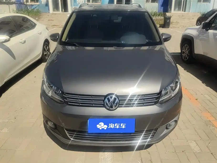 Volkswagen Touran 2011 1.4T DSG Smart Elegance 5-seater фото 2