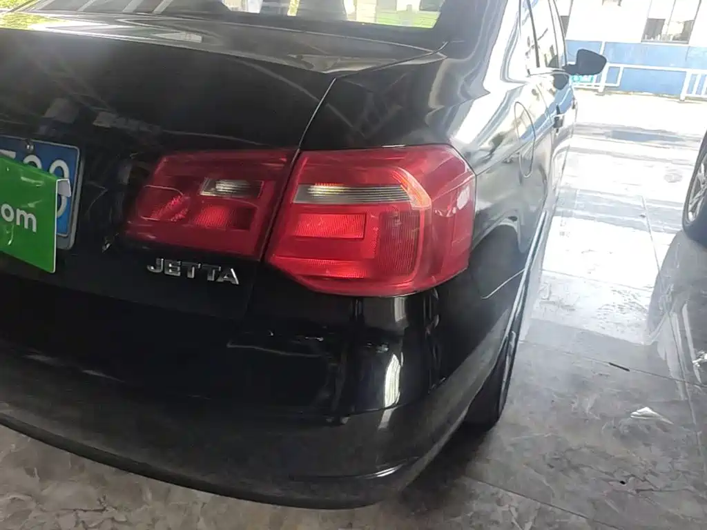 صورة 8 - Volkswagen Jetta