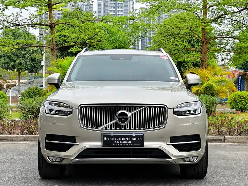 Фото 3 - Volvo XC90