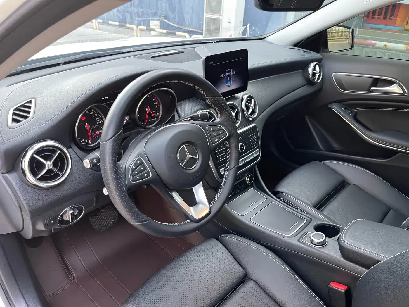 Mercedes-Benz GLA 2018 GLA 220 4MATIC Sport фото 8