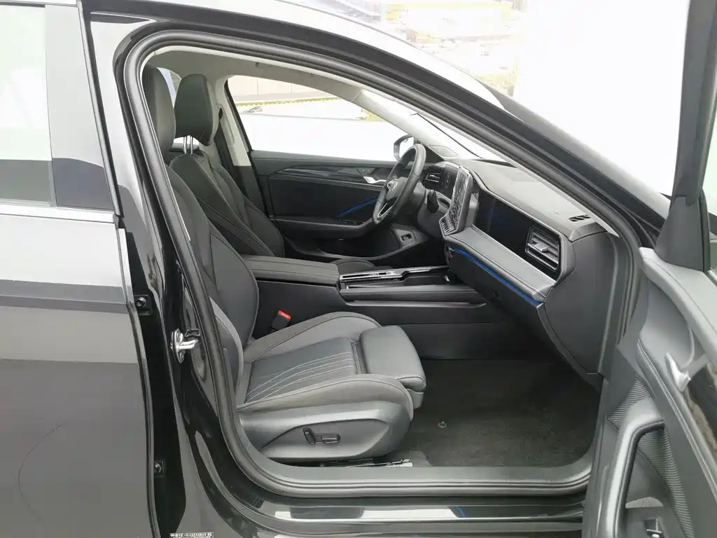 Фото 23 - Volkswagen Magotan