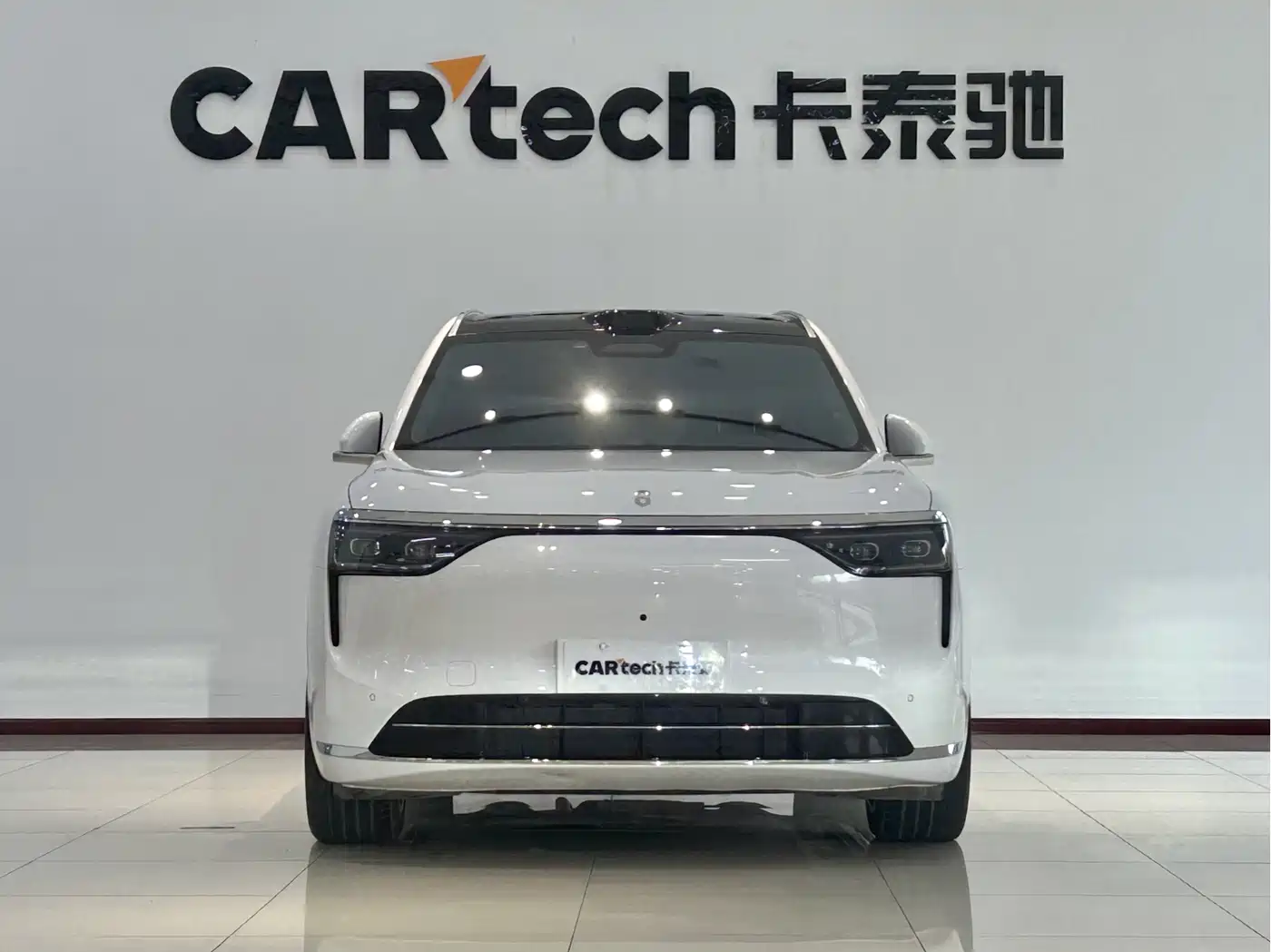 AITO Wenjie AITO M8 2025 Range Extender Max+ Edition 53.4kWh 5-seater фото 2