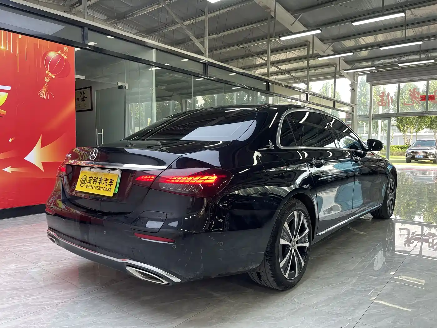 Mercedes-Benz E-Class New Energy 2022 E 350 e L Plug-in Hybrid Sedan фото 9