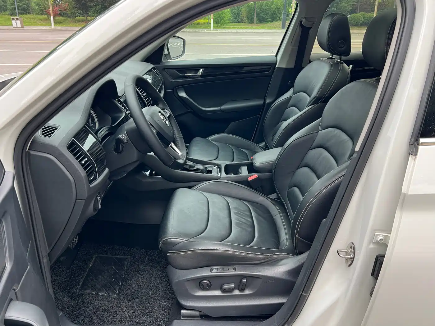 Škoda Kodiaq 2018 Facelift TSI330 5-seat 2WD Premium Luxury Edition фото 10