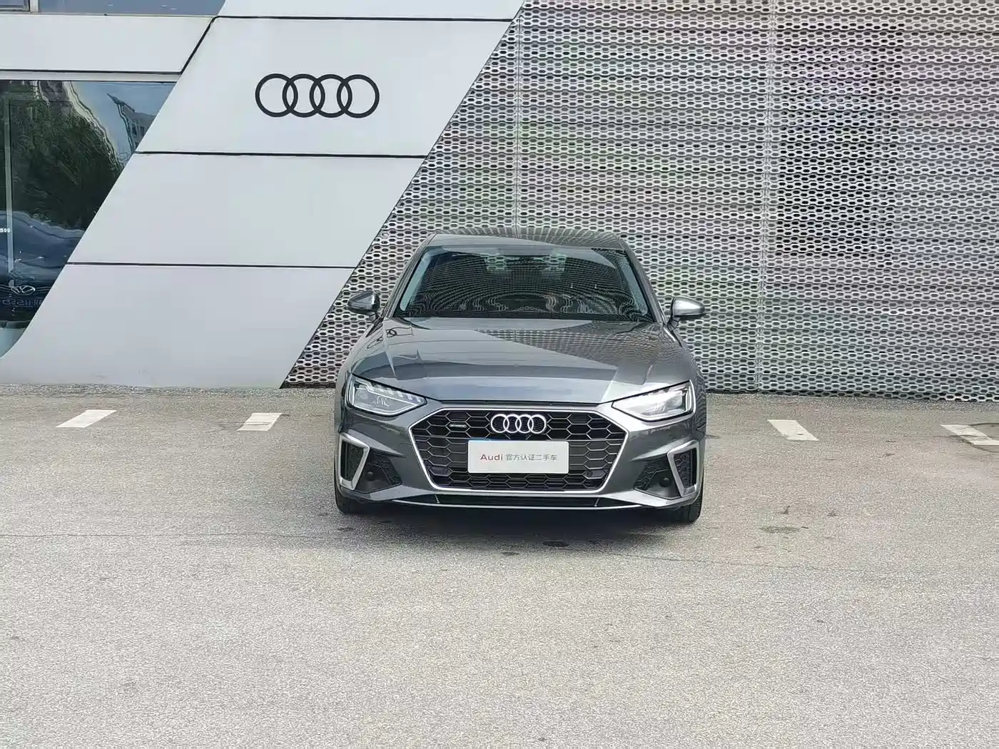Audi A4L 2020 40 TFSI quattro Luxury Dynamic фото 3