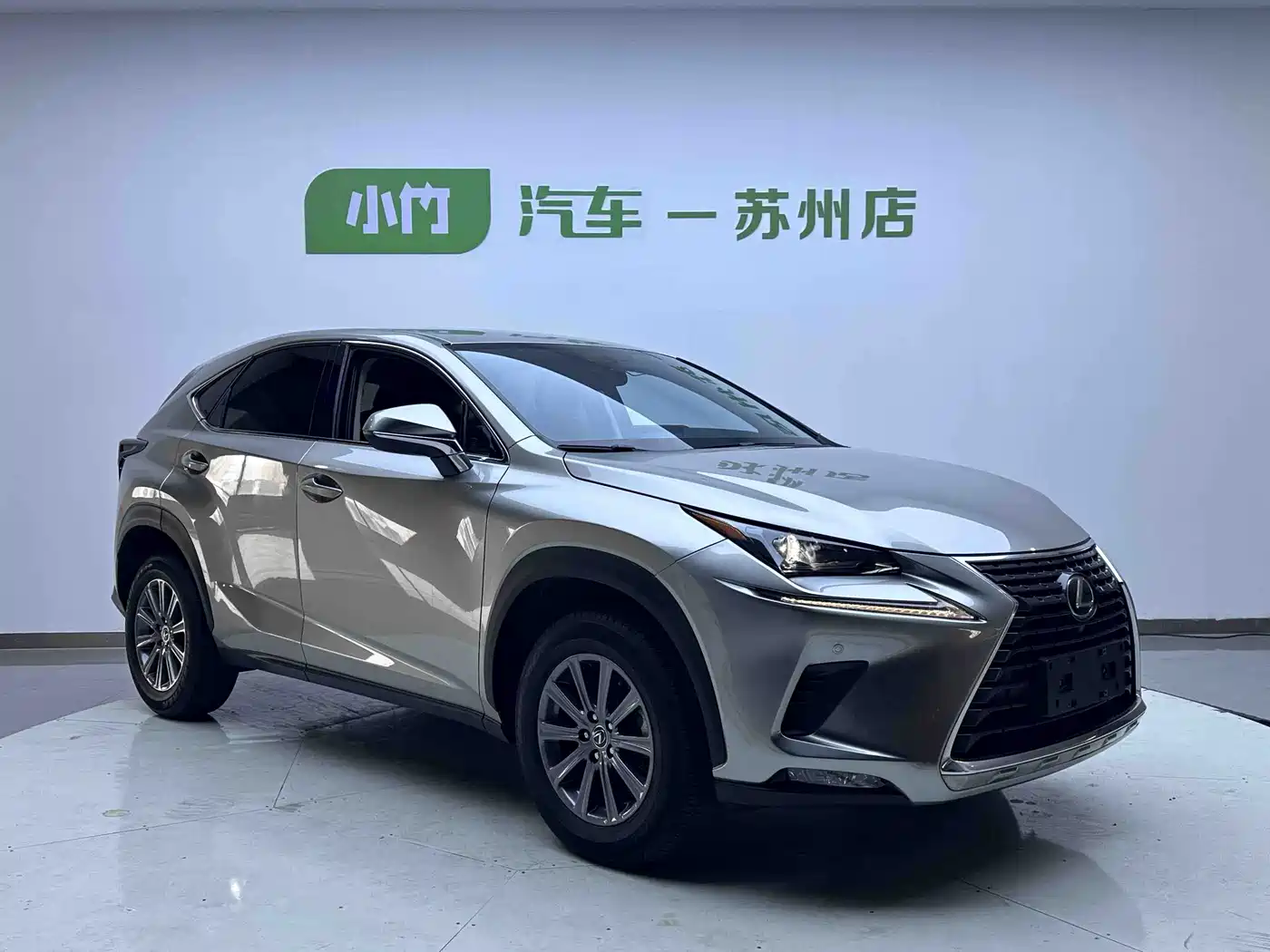 Фото 3 - Lexus NX
