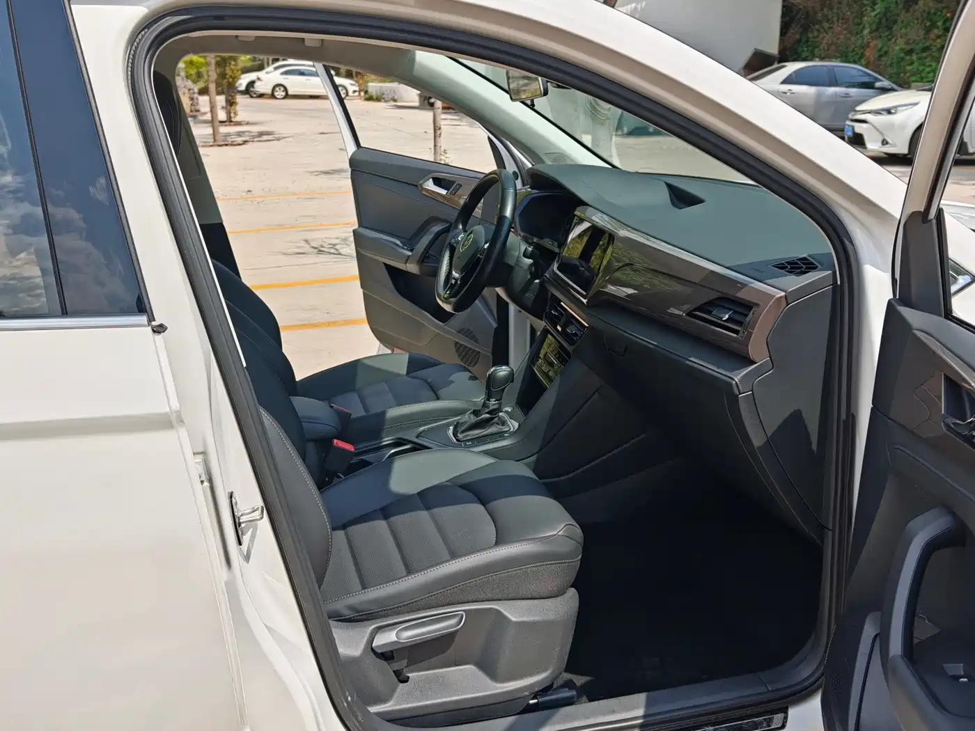 Volkswagen Tharu 2021 280TSI 2WD Luxury Plus фото 16