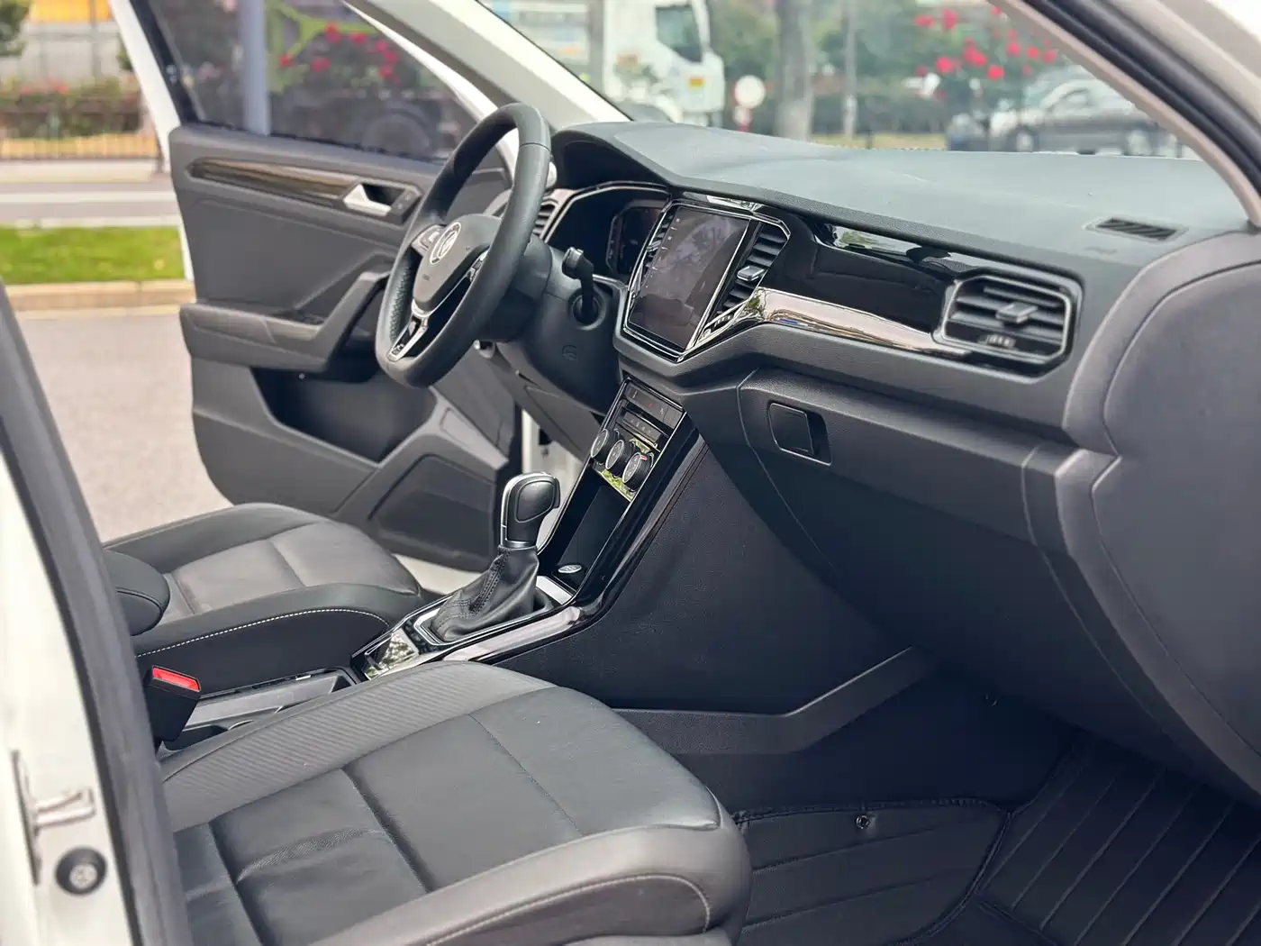 Volkswagen T-ROC 2022 280TSI DSG 2WD Comfort PLUS фото 7