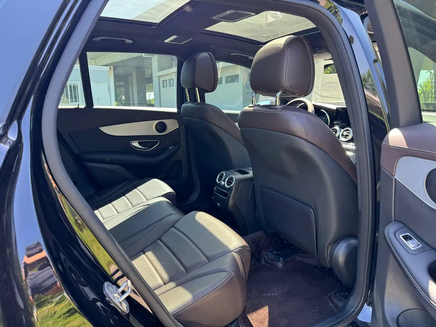 Mercedes-Benz GLC 2022 Model GLC 260 L 4MATIC Luxury Edition фото 9