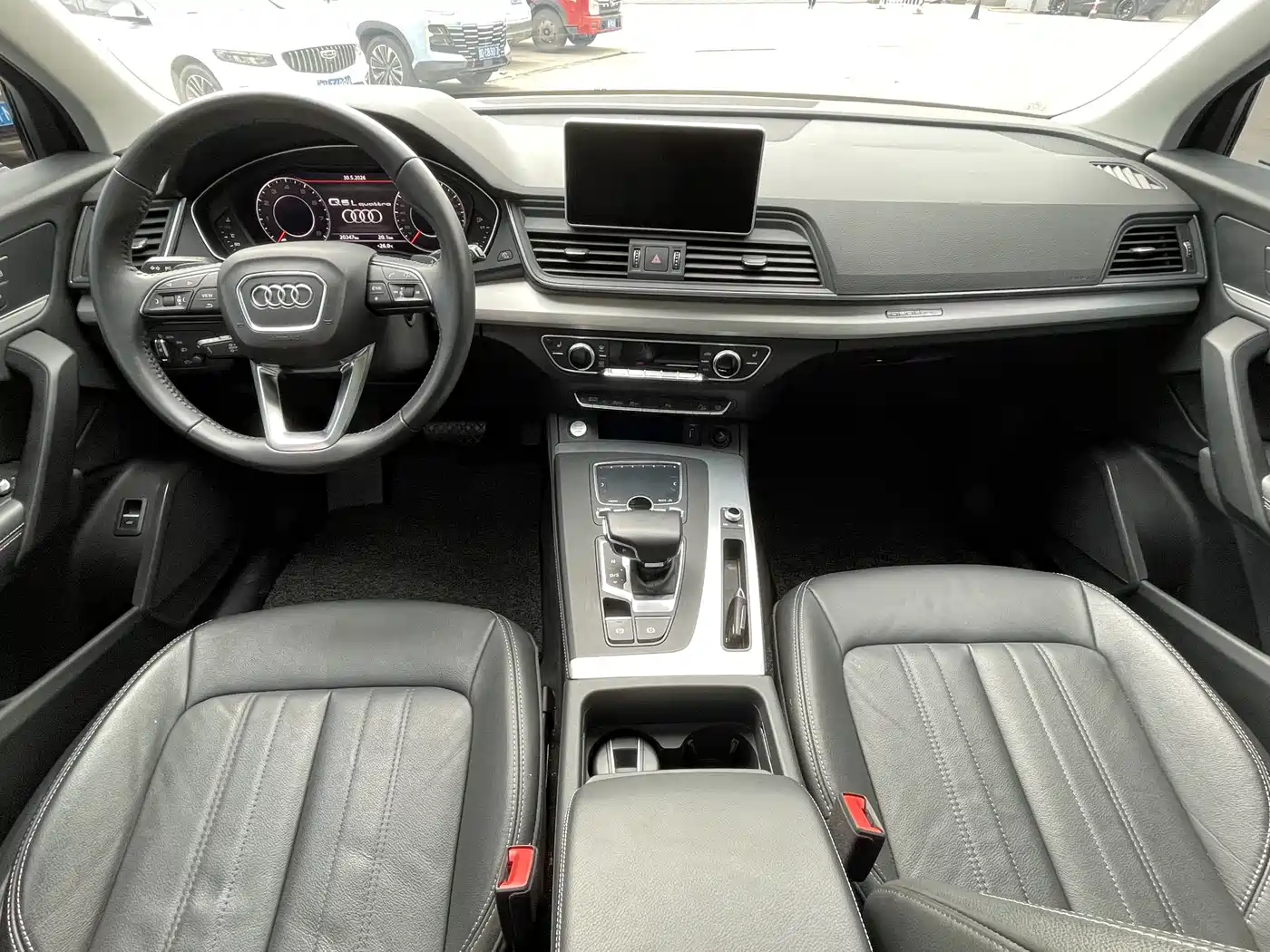 Audi Q5L 2020 Facelift 40 TFSI Honor Fashion фото 25