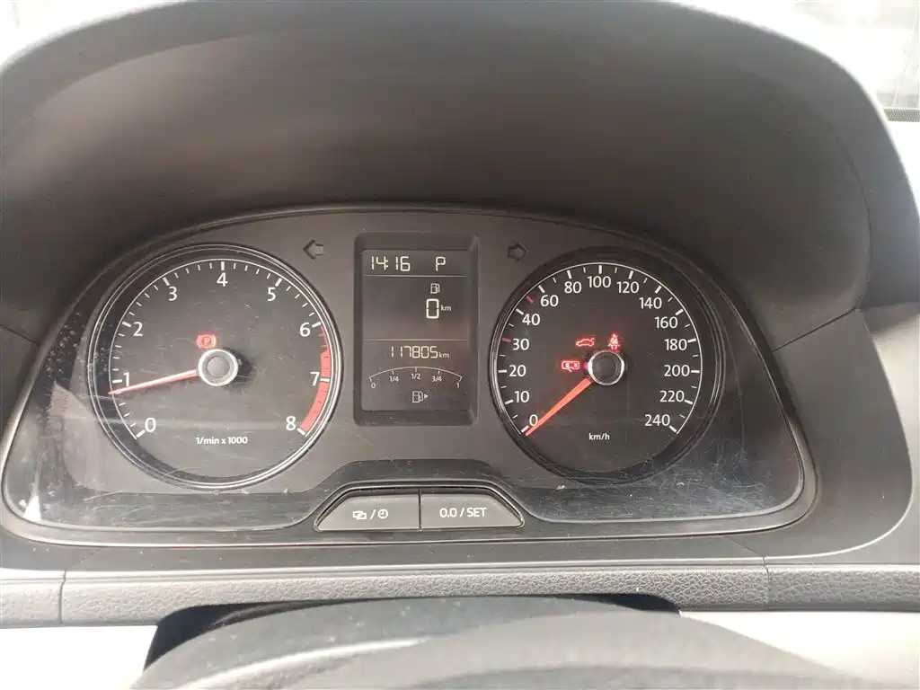 Volkswagen Lavida 2015 1.6L Automatic Trend Edition фото 12