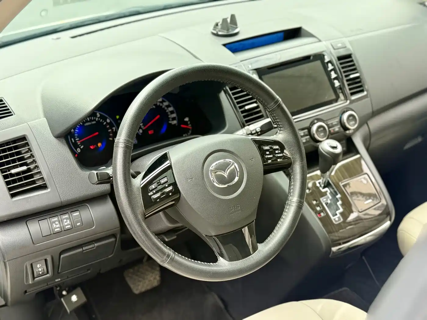 Mazda 8 2016 2015 2.5L Navigator Edition