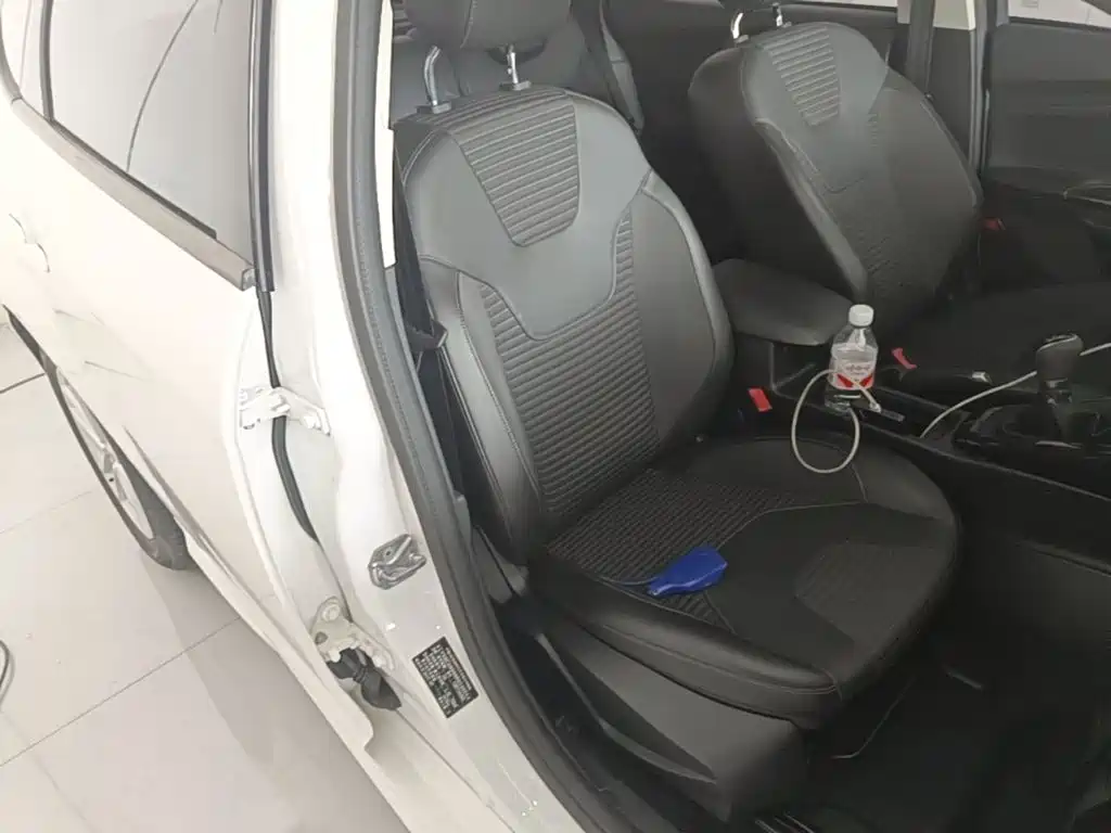 Фото 25 - Ford Focus