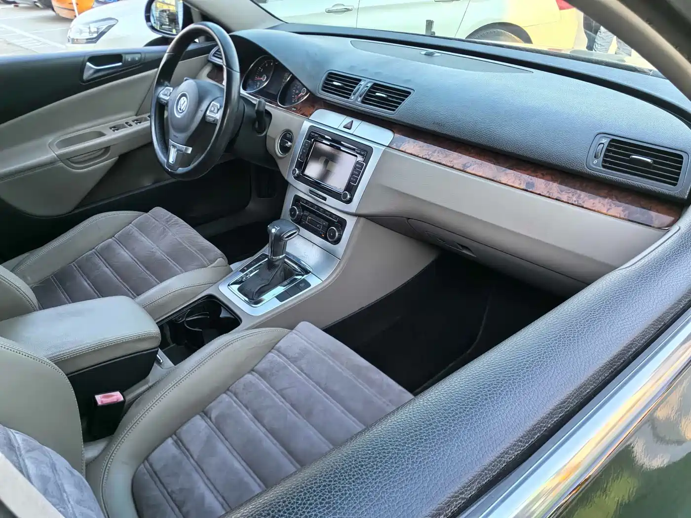 Volkswagen Passat 2011 2.0T Wagon Comfort фото 17