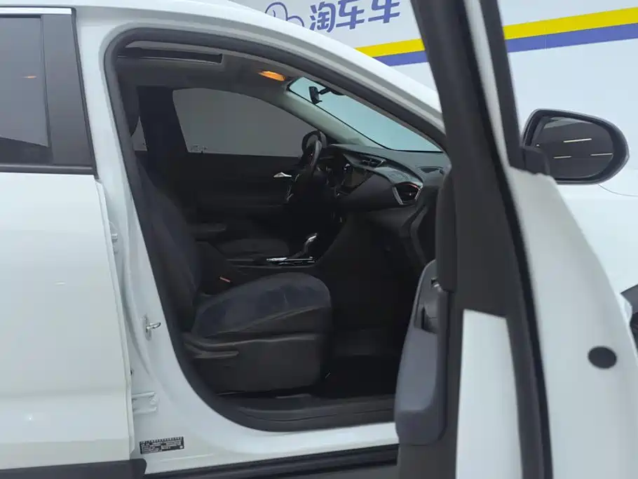 Фото 8 - Buick Encore GX