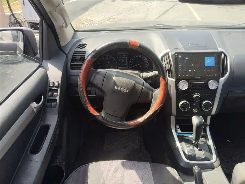 Isuzu D-MAX 2015 2015 2.5T 2WD Automatic High-Clearance Elite 4JK1
