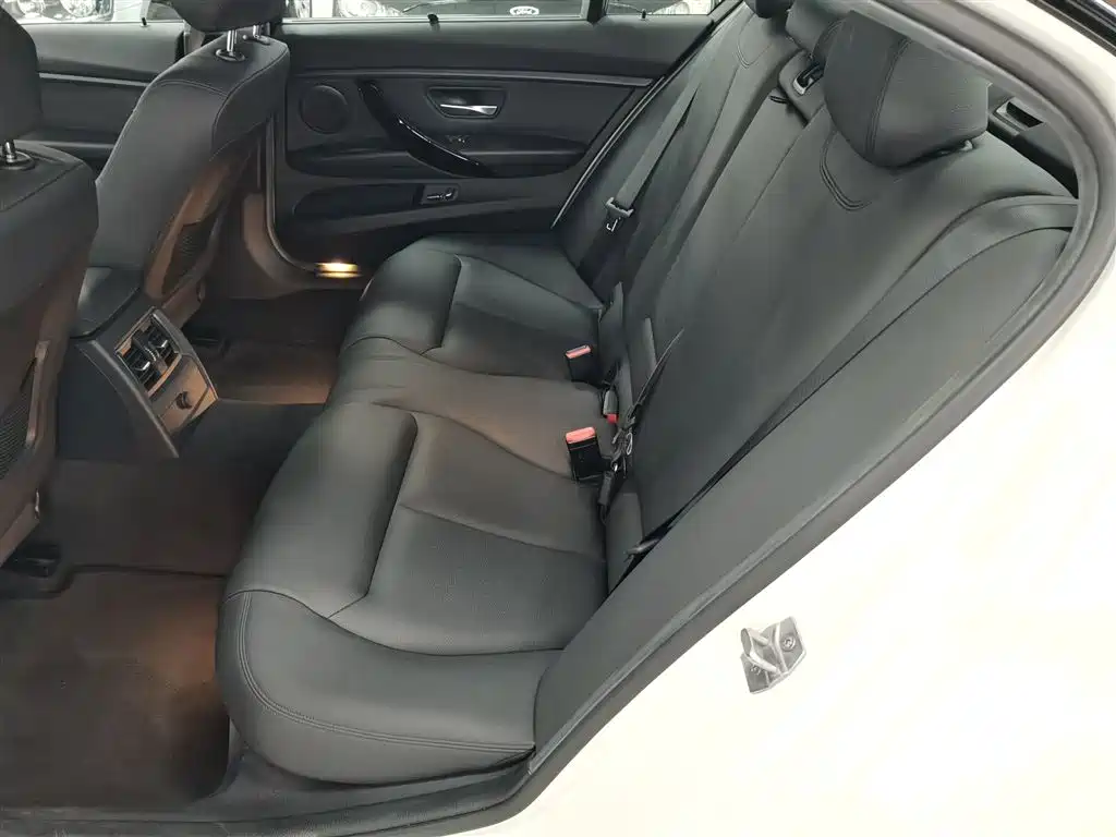 BMW 3 Series 2017 320Li M Sport фото 13
