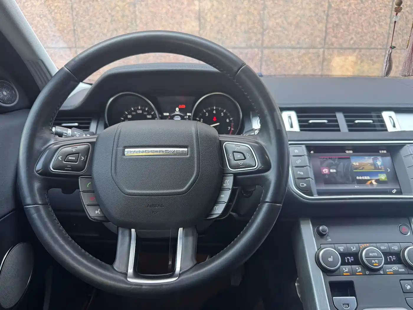 Land Rover Range Rover Evoque 2017 2.0T SE Smart Shine Edition фото 7