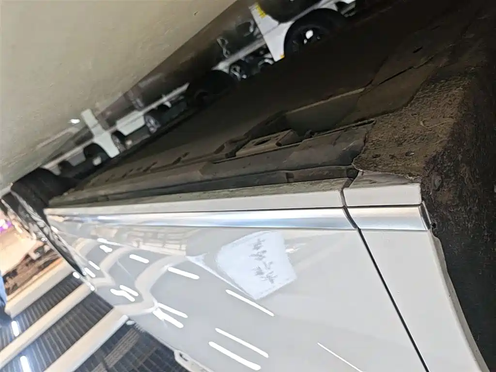 BYD Xia 2025 DM-i 1.5T 180km Surpass Edition фото 22