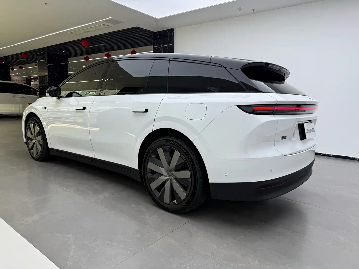Li Auto i6 2026 2025 4WD Base Model
