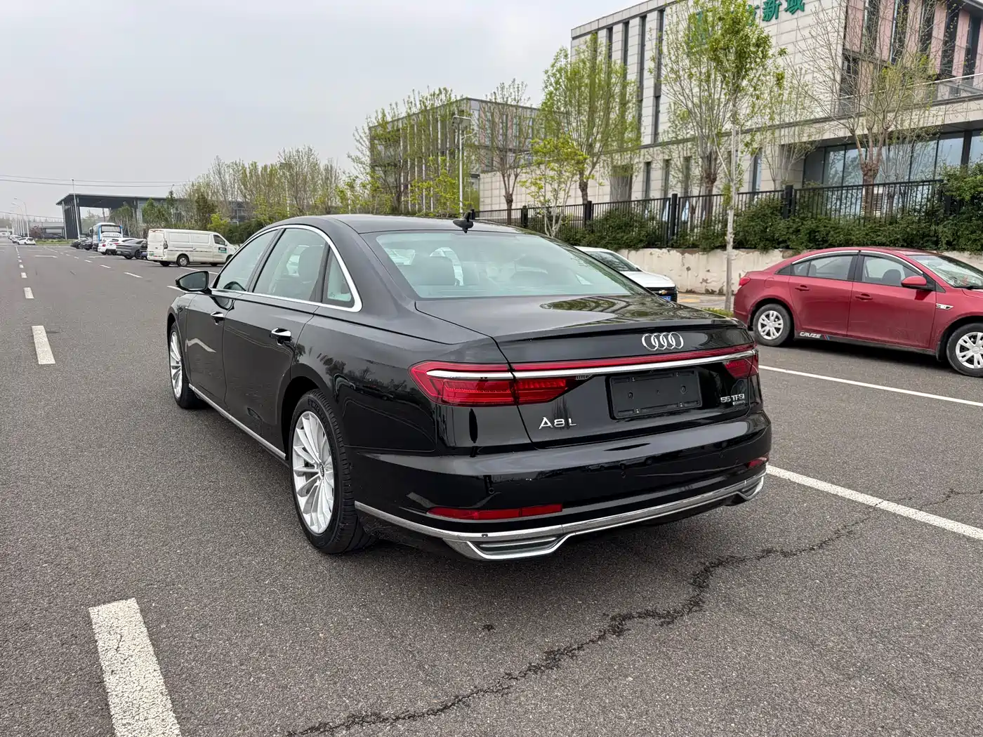 Audi A8 2018 A8L 55 TFSI quattro Launch Premium фото 5