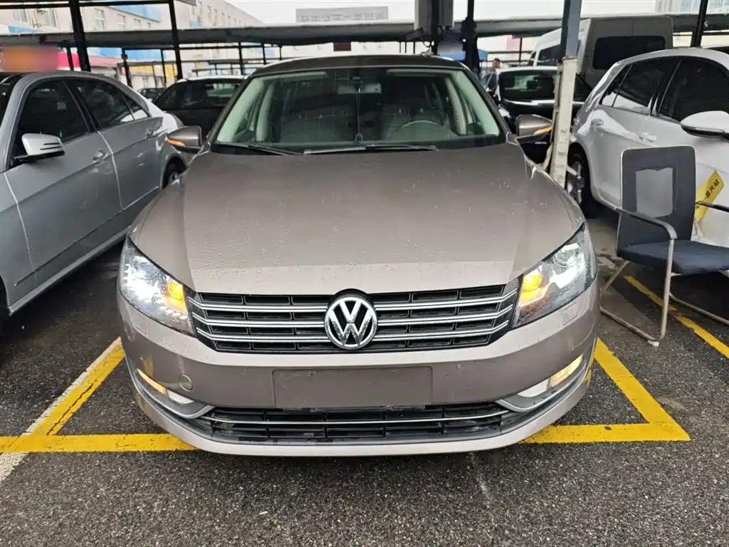 Volkswagen Passat 2015 1.8TSI DSG Prestige Edition фото 3
