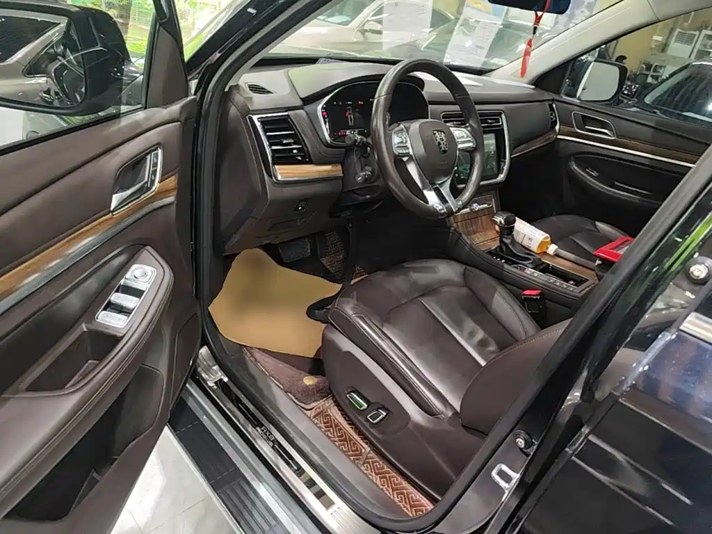 Roewe RX8 2018 2018 30T Internet-connected 2WD Ultimate Edition