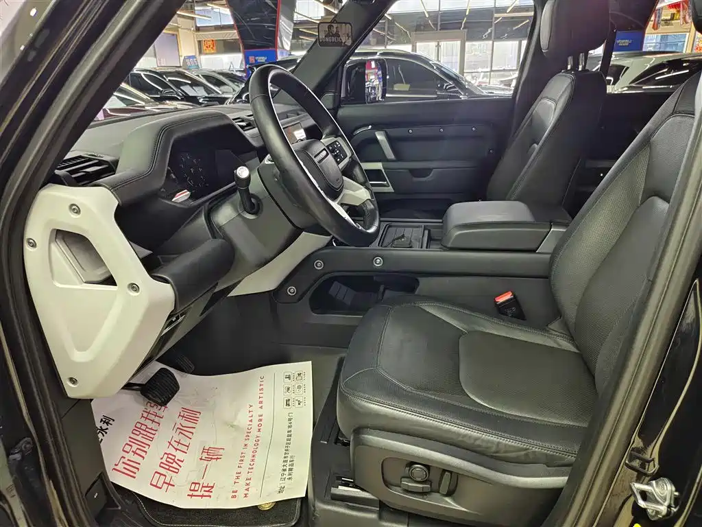 Land Rover Defender 2024 110 3.0T P400 X-DYNAMIC HSE фото 10